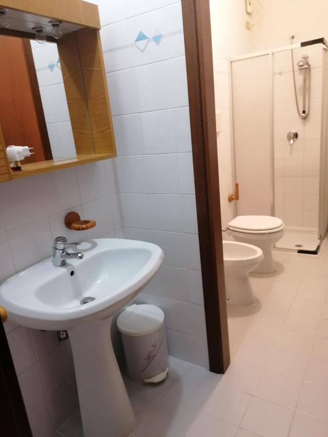 Casa Vacanze 'La Piazza' Villa Zone Buitenkant foto
