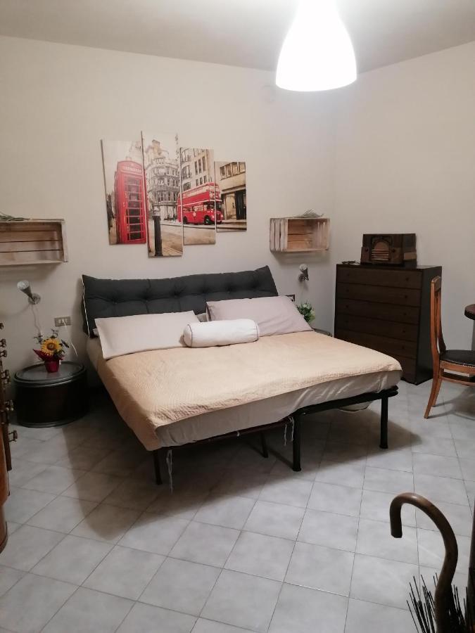 Casa Vacanze 'La Piazza' Villa Zone Buitenkant foto